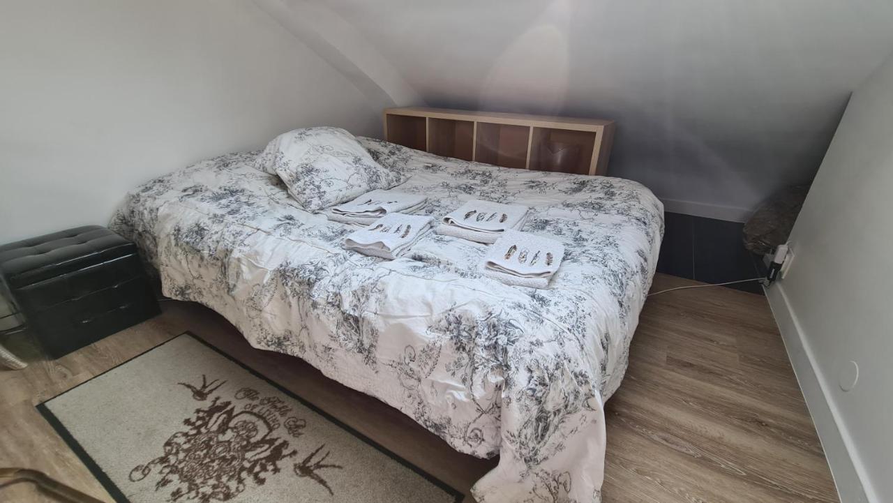Appartement Coeur De Paris Avec Vue Sur Les Toits Exterior photo